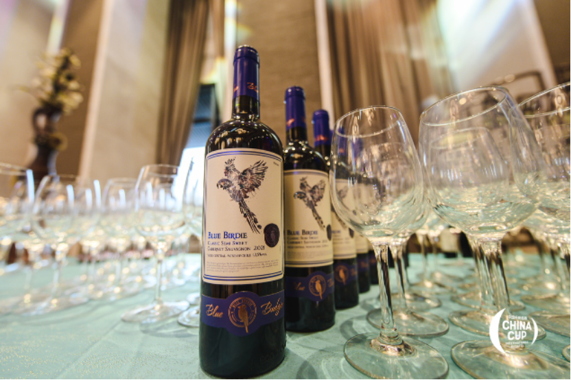 蓝雀鸟——第十五届中国杯帆船赛指定红酒供应商