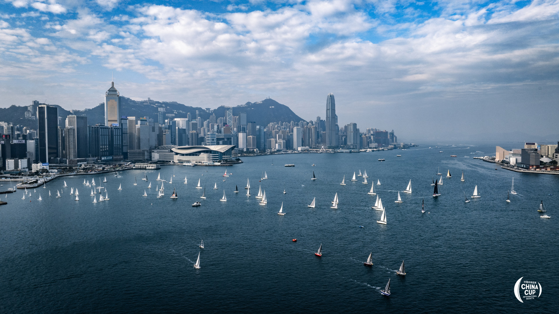 维港千帆竞发！中国杯启航双城三赛，300赛船激烈较量